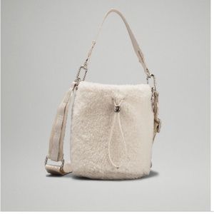 Lululemon crossbody fleece bucket bag